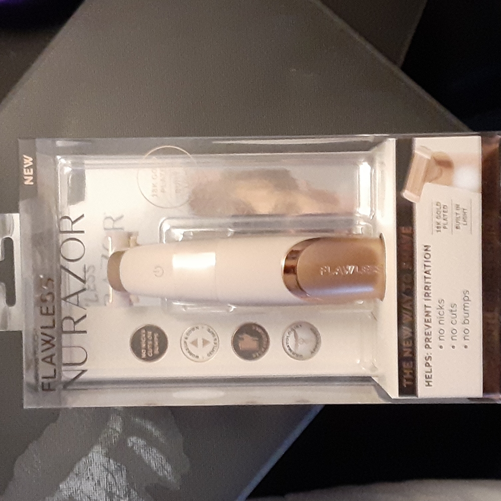 Finishing touch razor